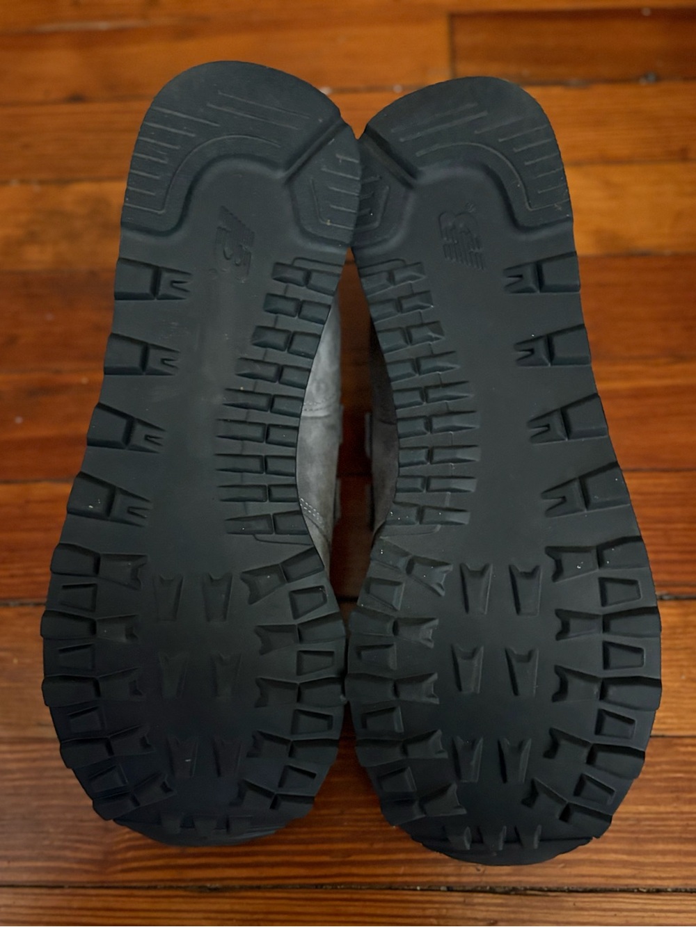 New Balance - Picture 4 of 5